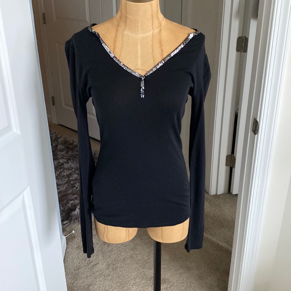 Express top with sequin